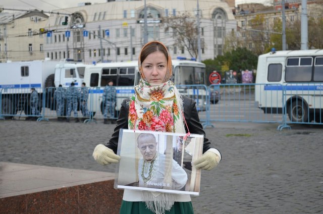 ПОДДЕРЖАТЬ СОРАТНИЦУ ЯНУ АБРАМОВУ.