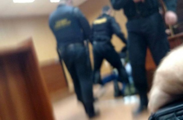 Из зала суда в Склиф! Палочное правосудие